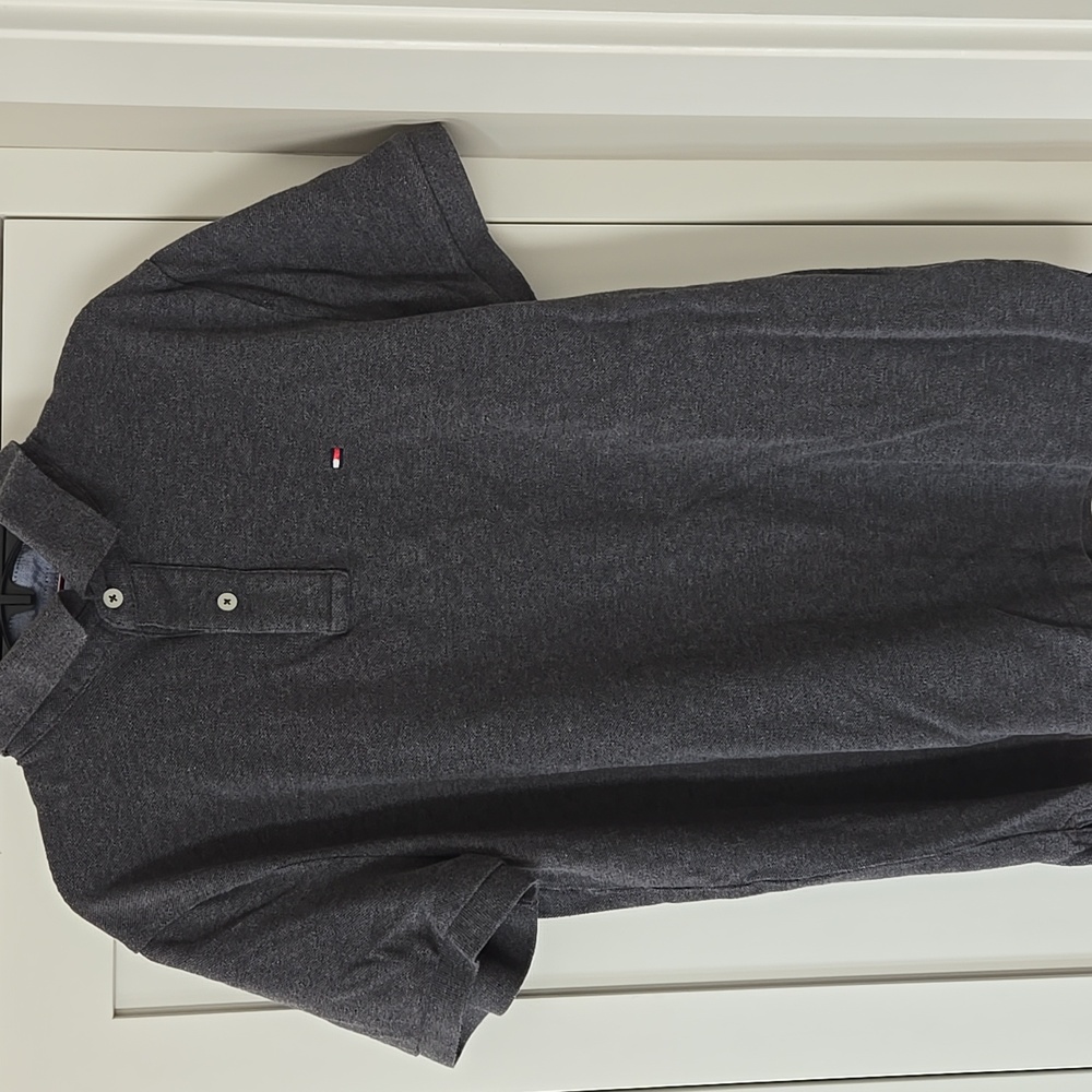 Tommy Hilfiger Men’s Gray Polo Custom Fit Shirt Size Medium